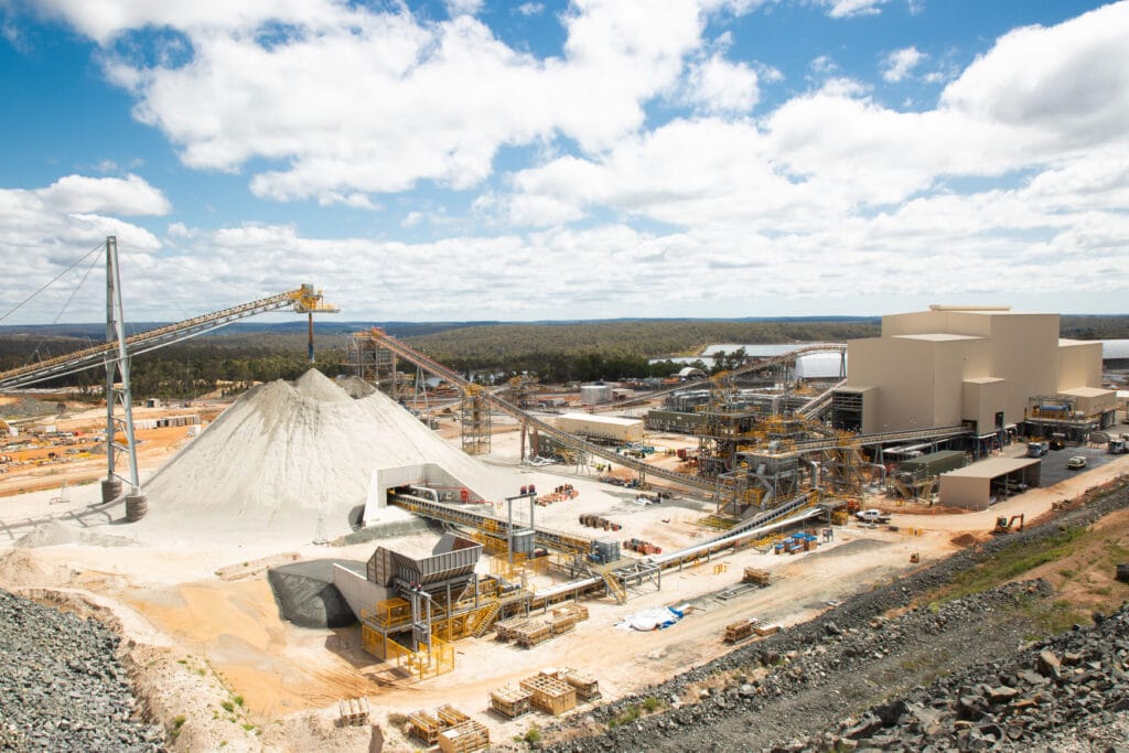 Macmahon Holdings has announced it has finalised its load-and-haul services contract with Talison Lithium for the Greenbushes lithium project.