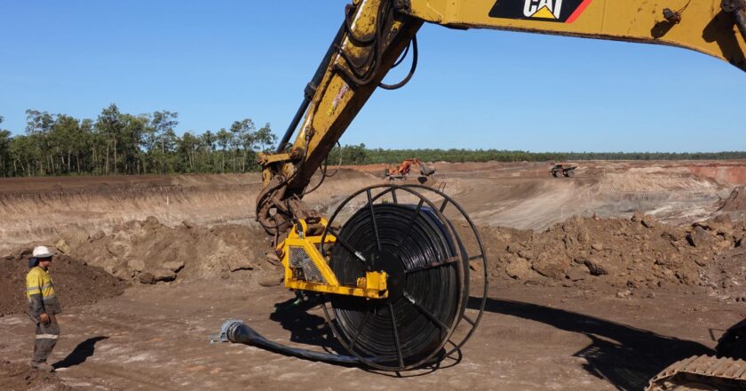 Crusader Hose brings an innovative hose reeling system that easily manages large-diameter flexible layflat hose.