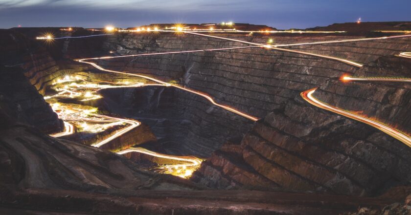 super pit, fire, Gold mine