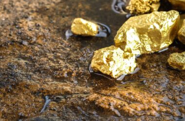 Maiden drilling at Platina Resources’ Xanadu gold project in WA has confirmed a large-scale gold system over 600m by 600m in all directions.