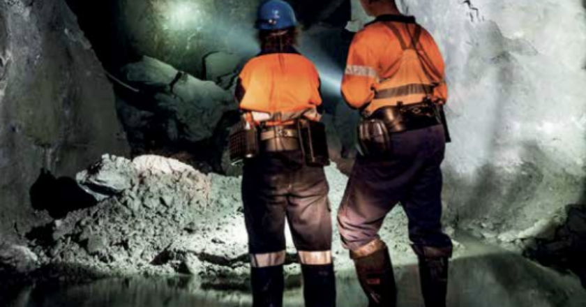 Cooling the interior of a mine with difficult access